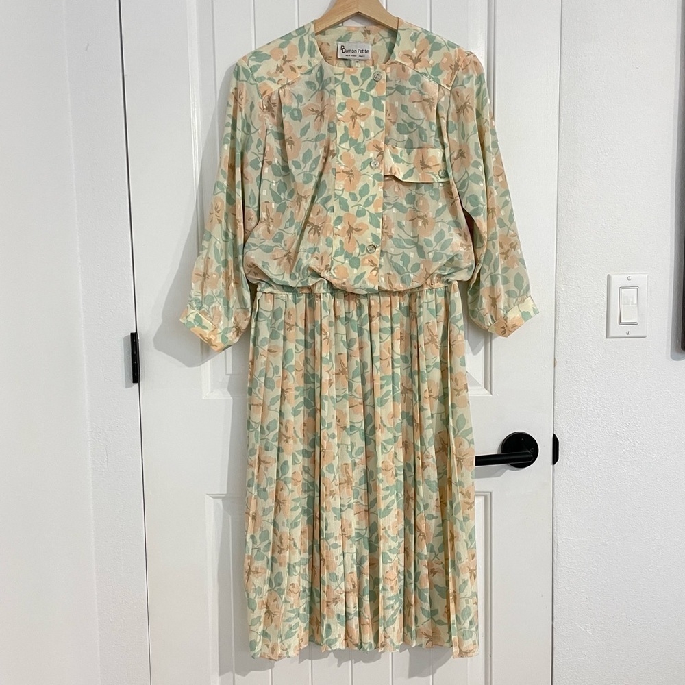 Damon Petite Vintage Pastel Floral Long Sleeves Pleated Dress